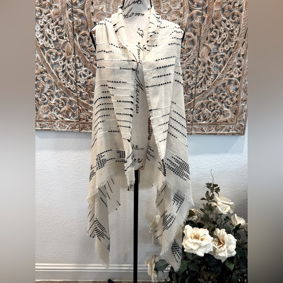 Marcus Adler Sweaters - Marcus Alder of New York Super Lightweight Super Soft Layering Piece Cardigan